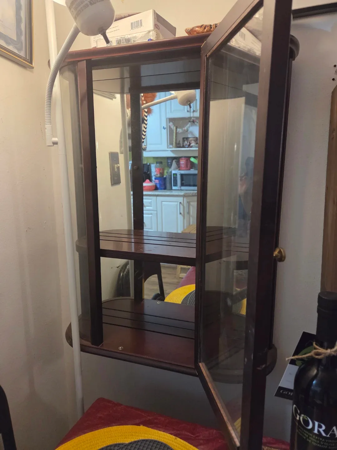 Curved Glass Display Cabinet image indicator(2)