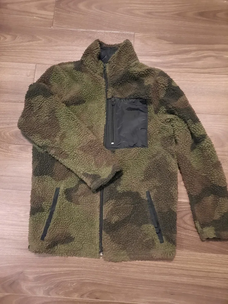 $10 Sale Boy's Fleece Jacket size M