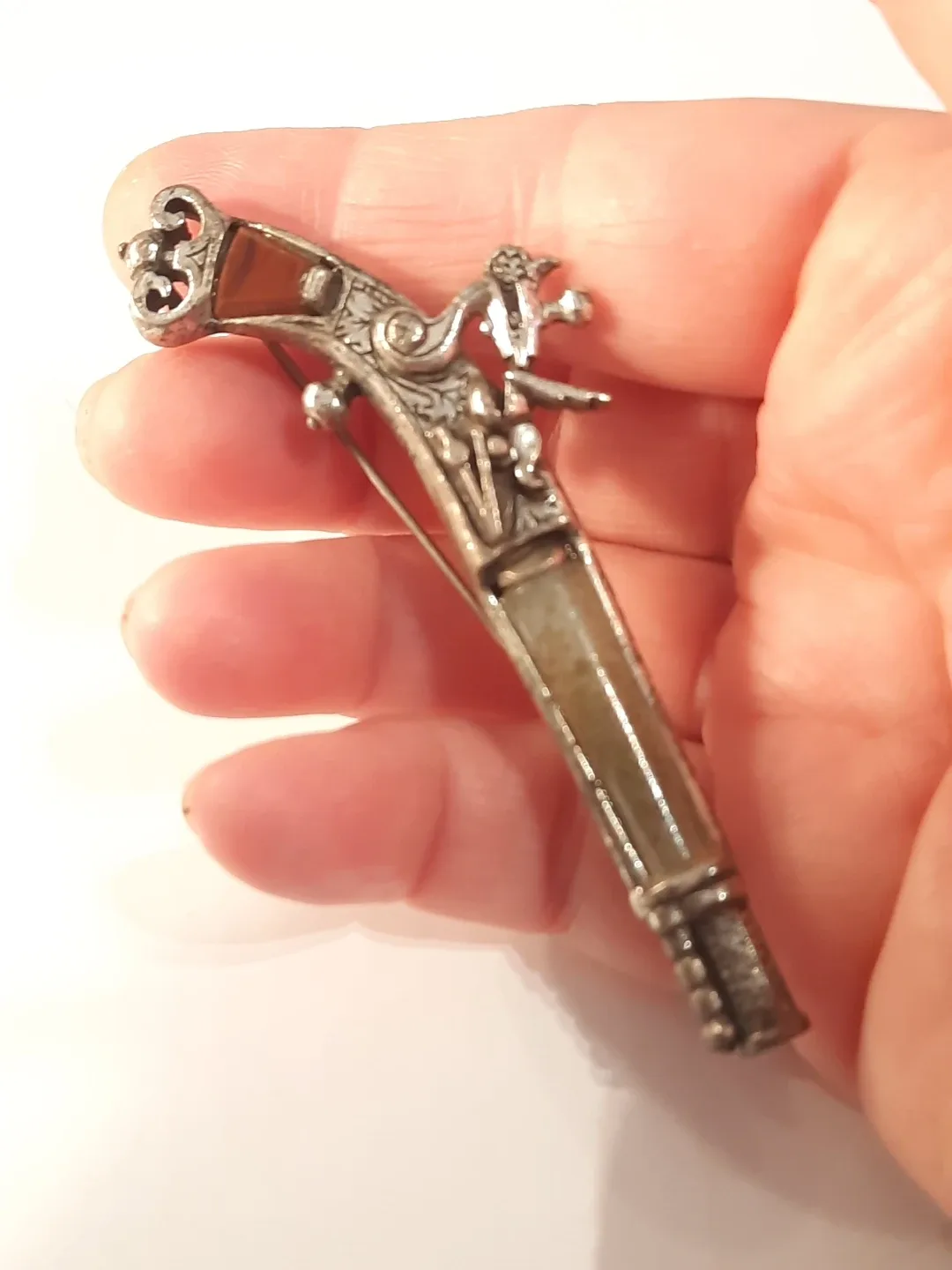 Vintage Pistol Brooch image indicator(4)