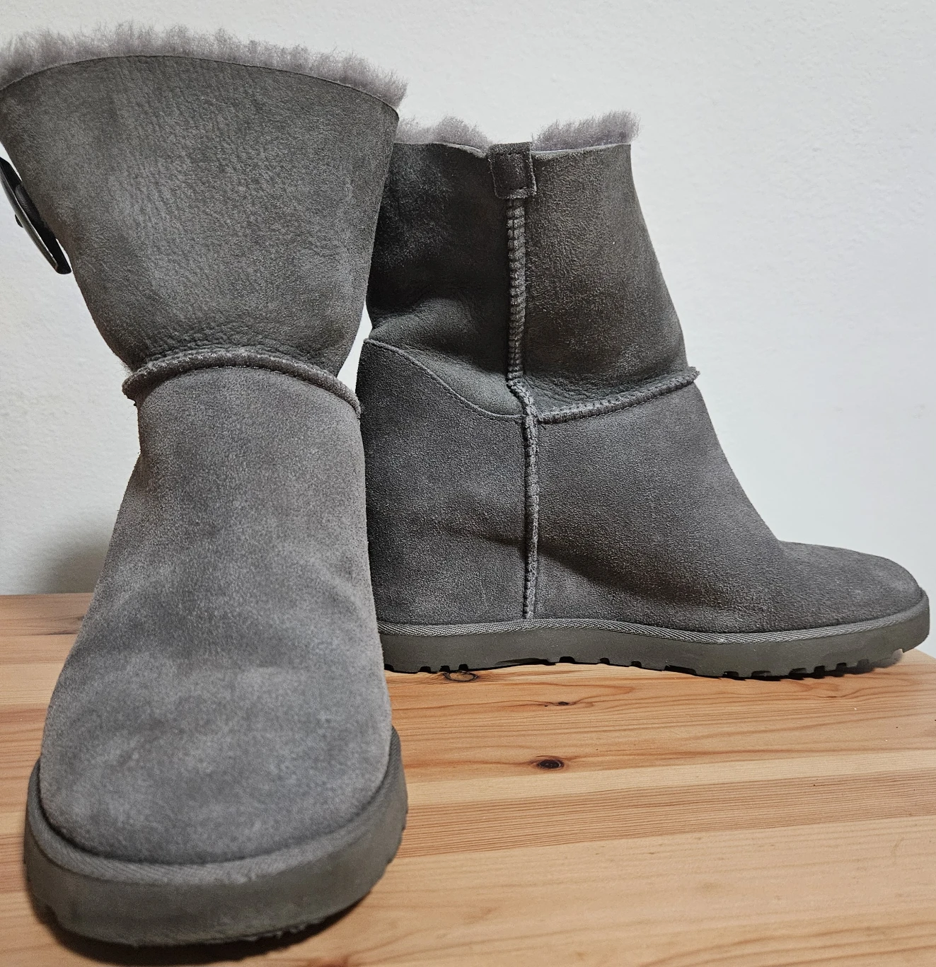 UGG Gray Suede Boots - photo 3