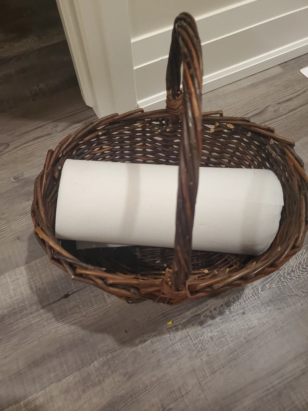 Sturdy wicker basket with handle image indicator(6)