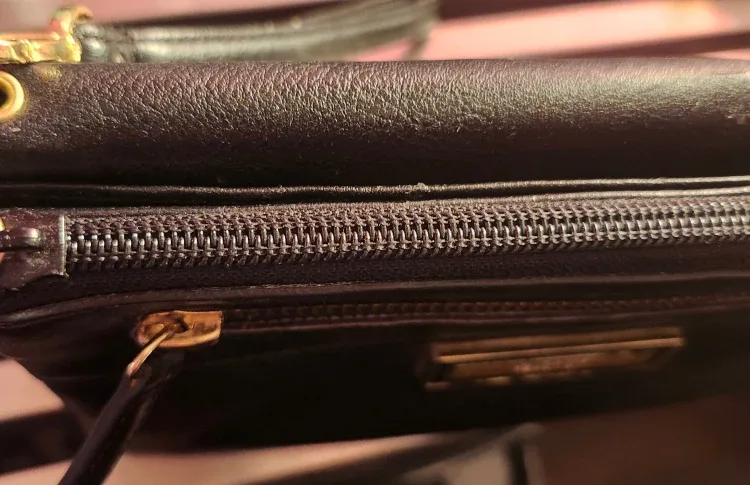 Kenneth Cole Reaction Black Wallet image indicator(3)