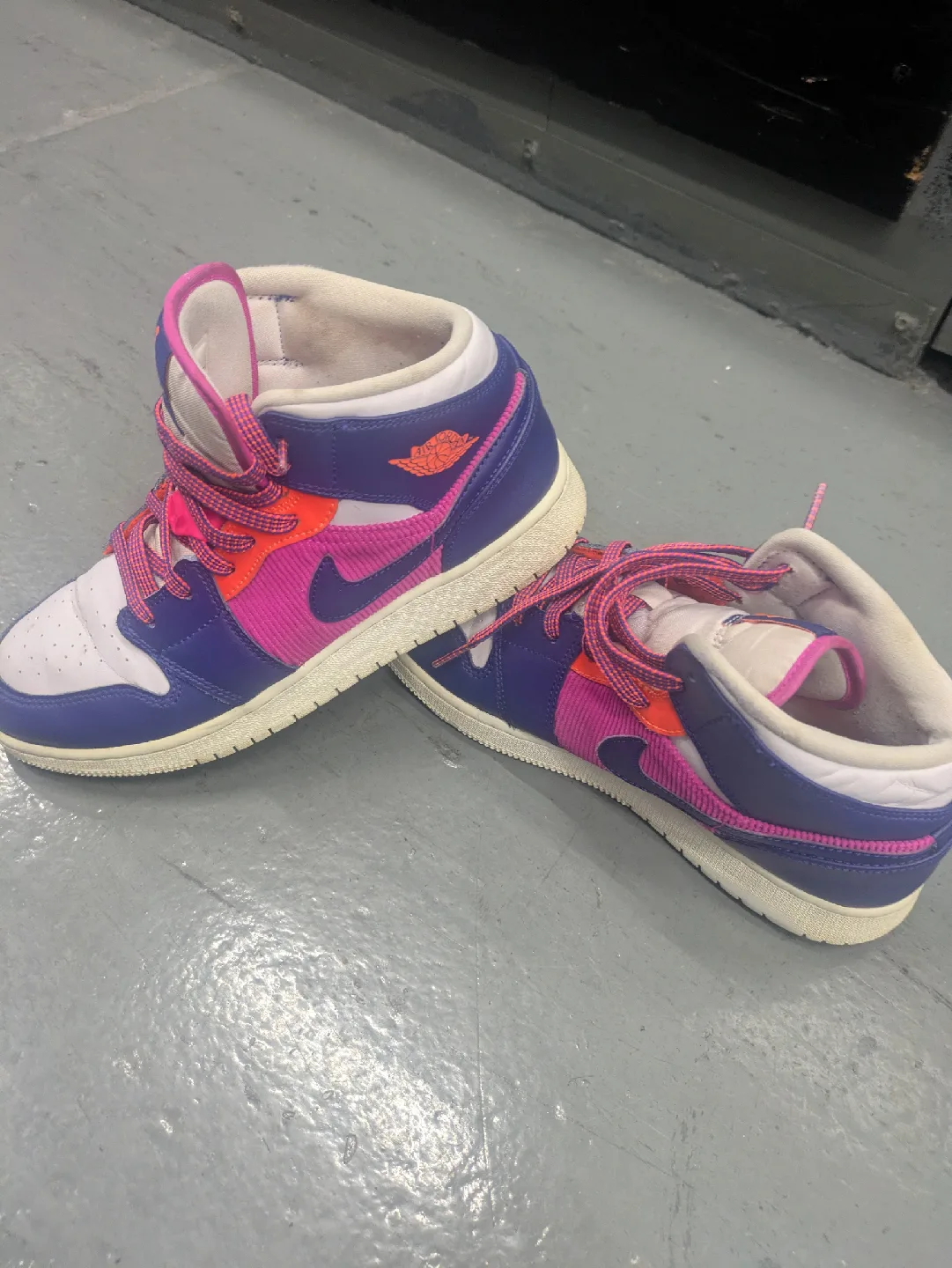 Air Jordan 1 Mid GS 'Regency Purple Fire Pink' image indicator(5)