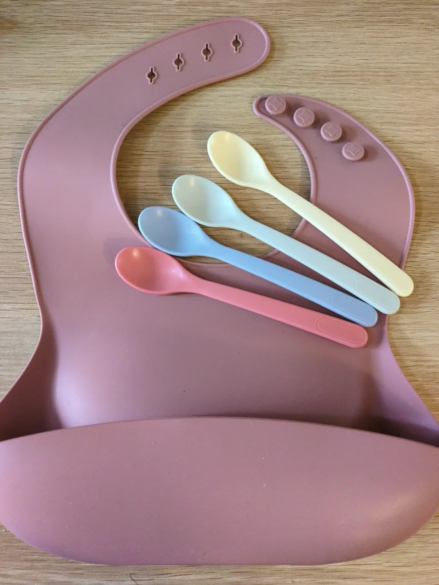 Silicone Eating Set - cup, Bib, Suction Plate & Spoons image indicator(3)