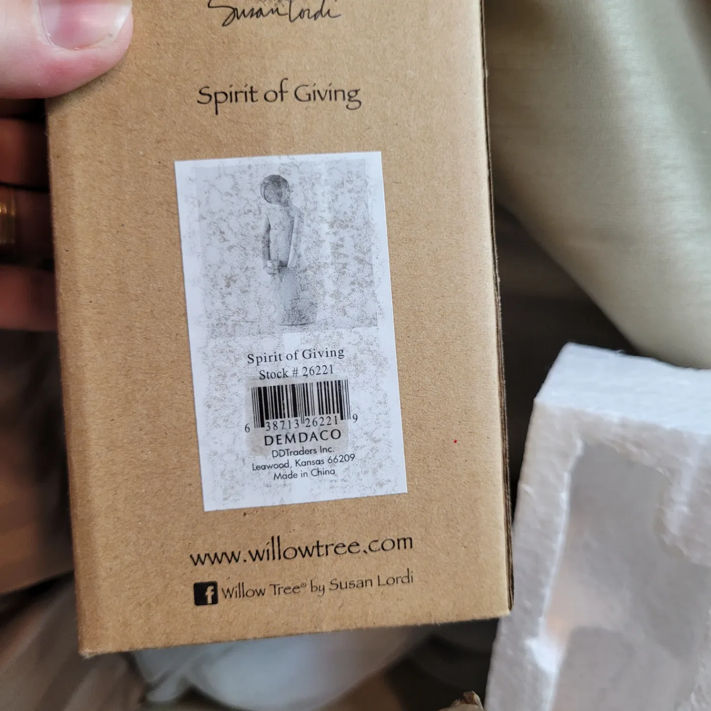 5 1/2" Willow Tree “Spirit of Giving“ Figurine Demdaco 2008 image indicator(6)