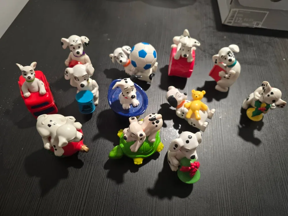 12 figurines 101 Dalmatians Figurine McDonald's Collection