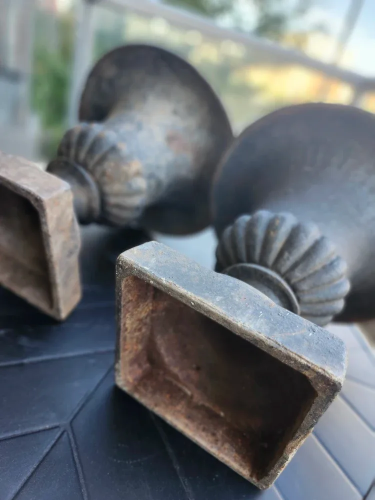 ANTIQUE CAST IRON MINI PLANTER URNS PAIR image indicator(5)