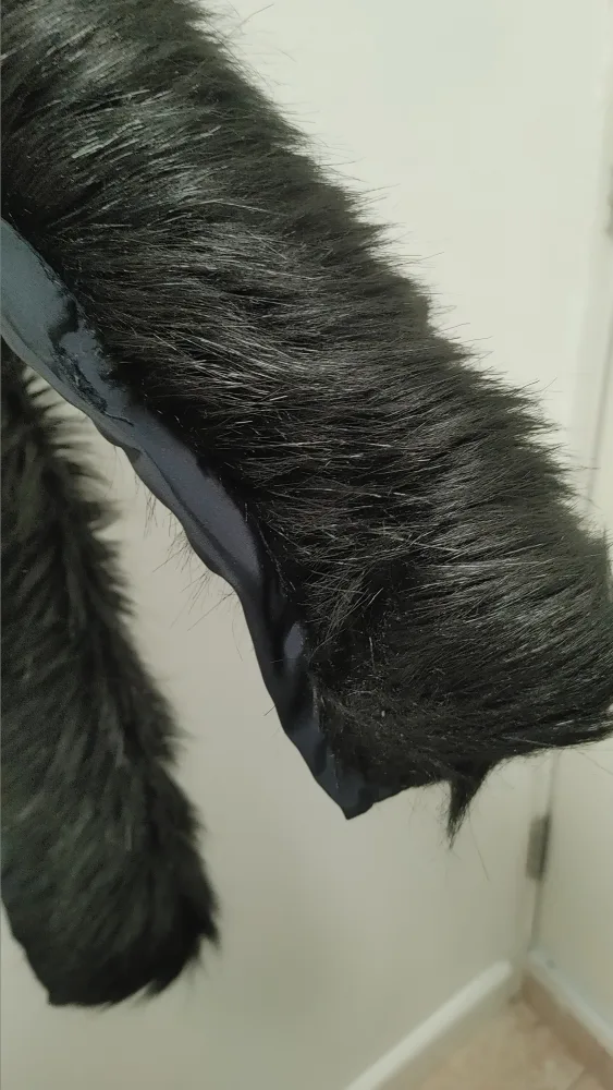Black Faux Fur Collar image indicator(3)
