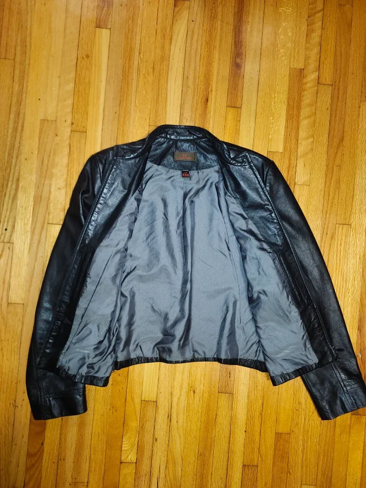 The North Face Black Puffer Jacket image indicator(3)