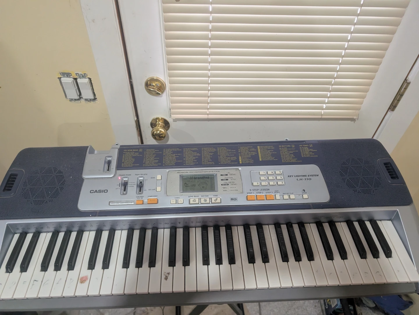 Casio LK-110 Key Lighting System Keyboard