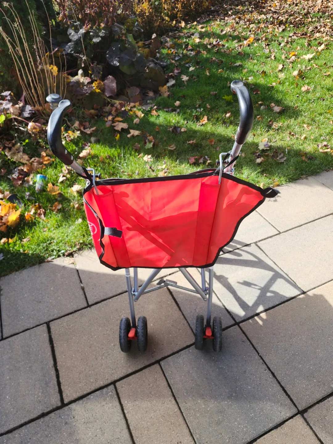 Red Umbrella Stroller for toddler image indicator(2)