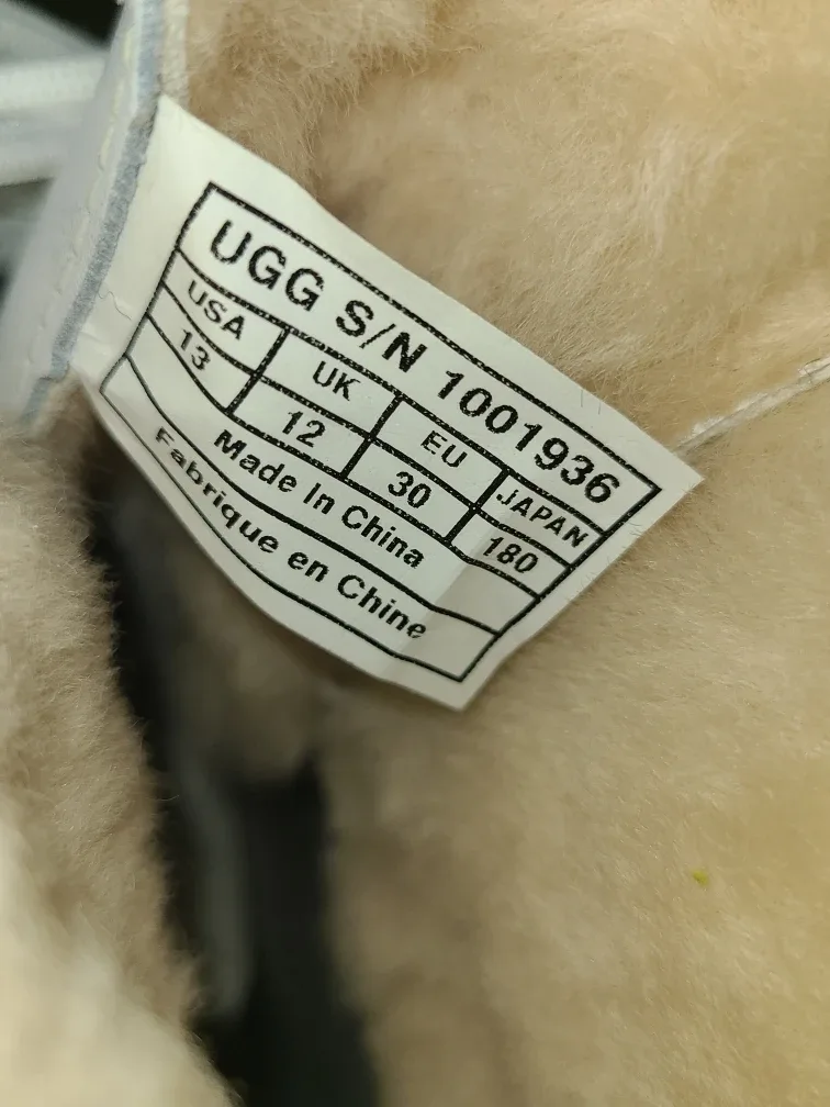 Ugg White Evertt Boot, Size 13in kids. image indicator(6)