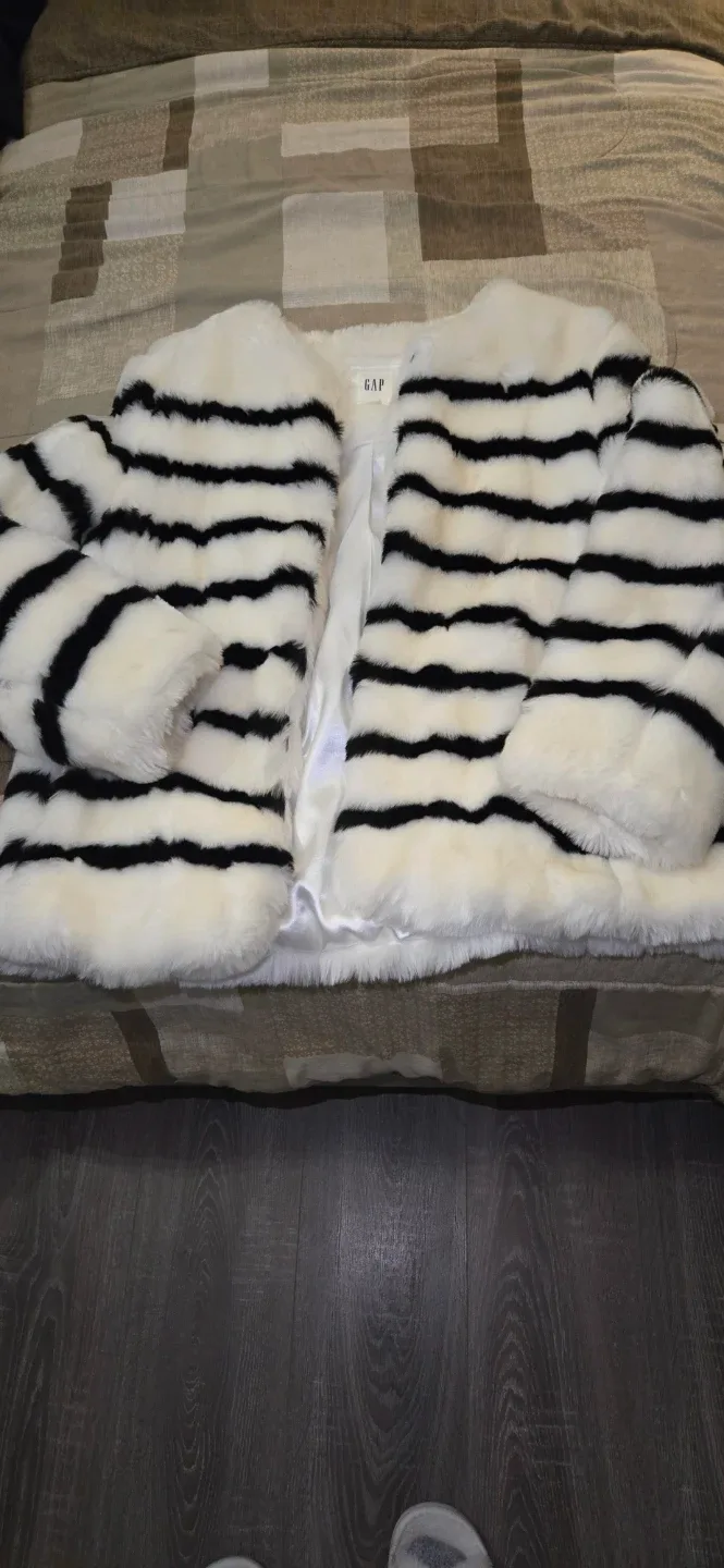 GAP Black & White Striped Faux Fur Jacket image indicator(2)