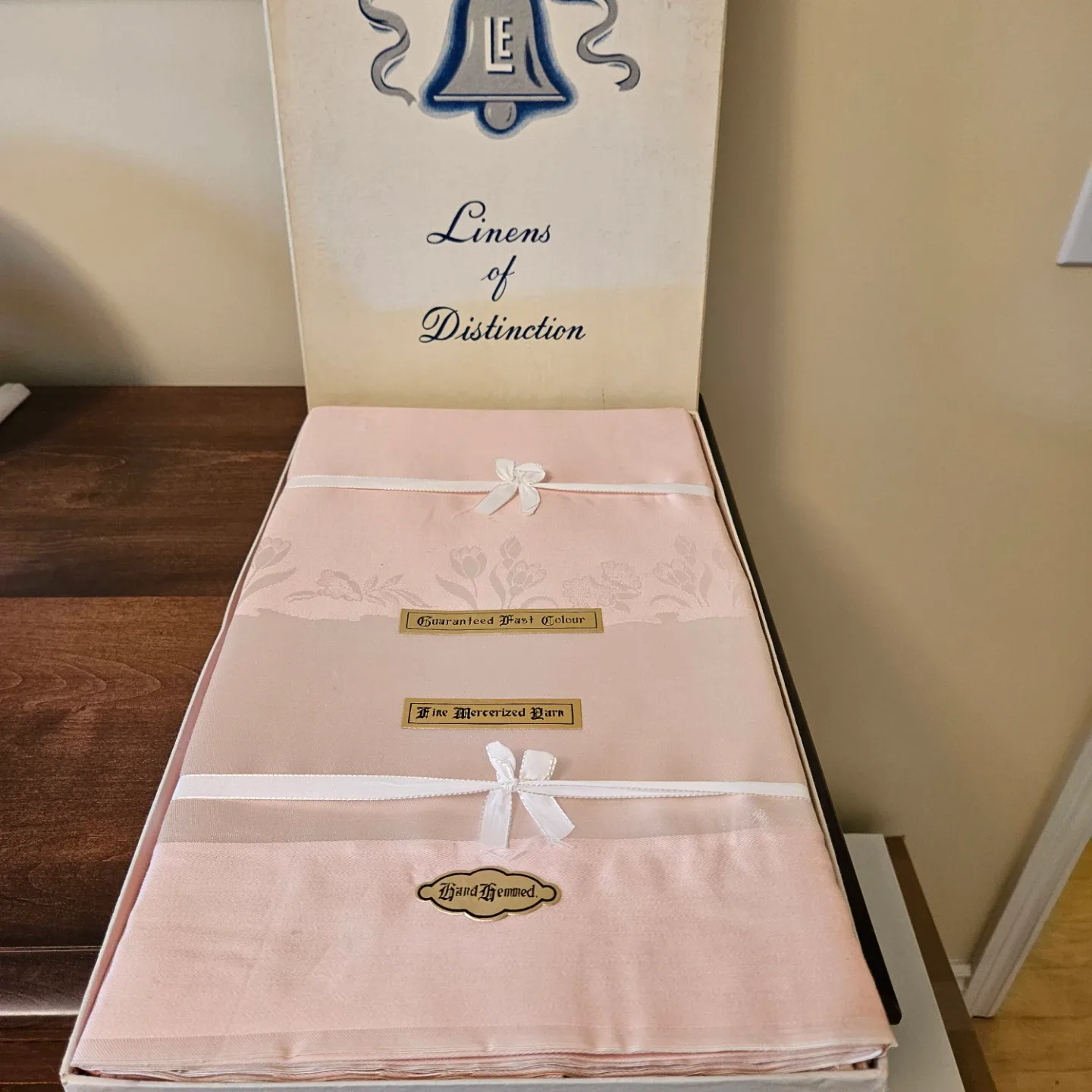 Vintage Tablecloth and Napkin Set