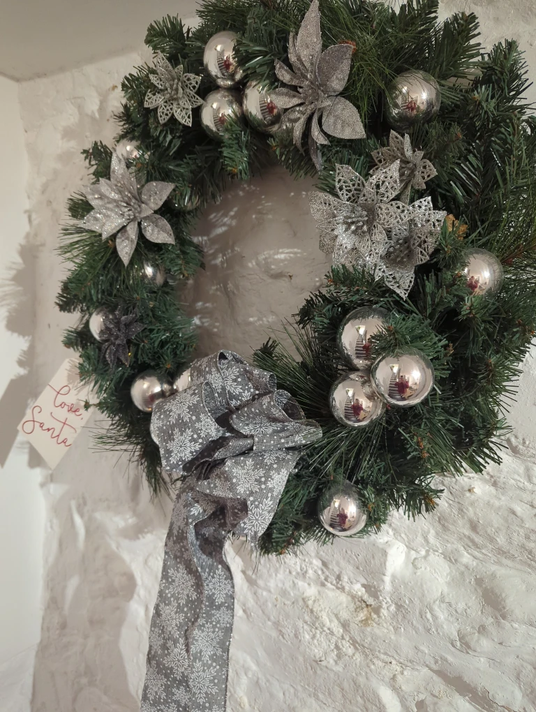 Christmas Wreath - Love Santa (Last day moving Sunday)