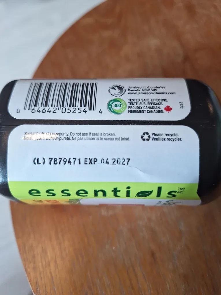 Sealed bottle Jamieson Essentials D3 1,000 IU - 240 Tablets image indicator(2)