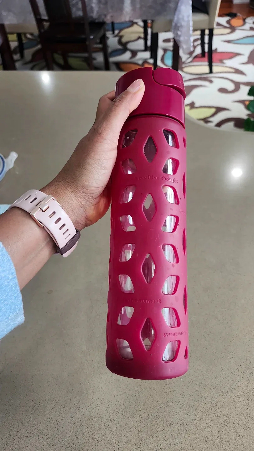 Lululemon Glass Water Bottle with silicone cover image indicator(3)