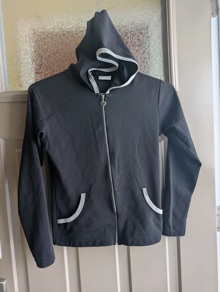 Girls sz 14 sweater image indicator(2)