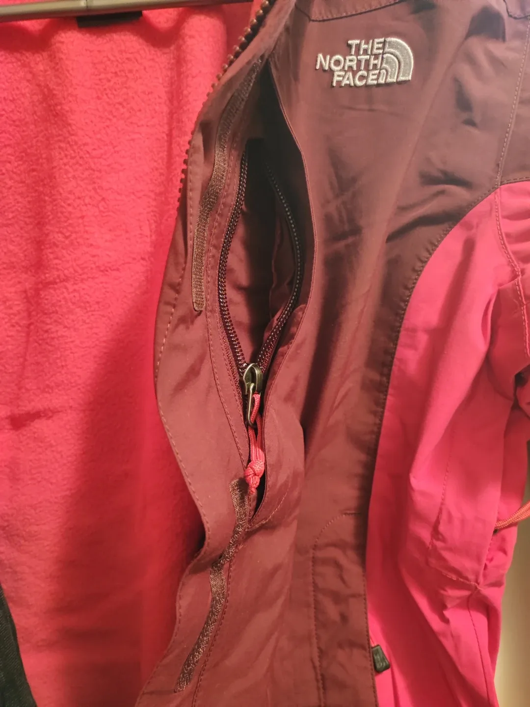 🆕 The North Face Pink & Burgundy Jacket(2 piece) image indicator(6)