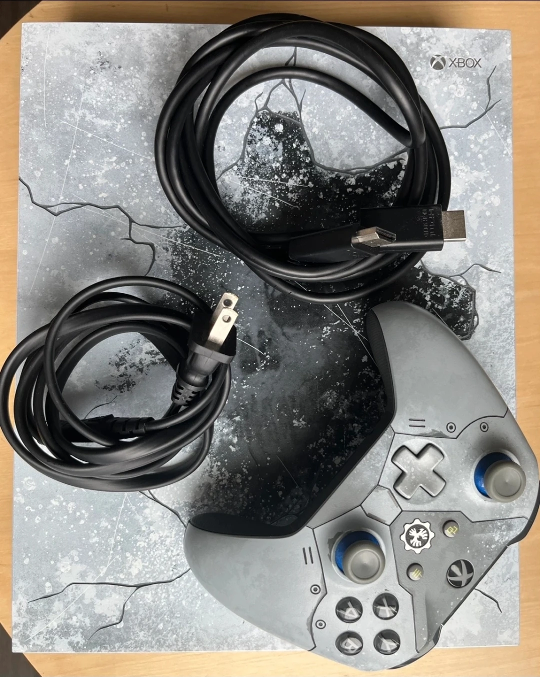 Xbox One Gears 5 Limited Edition Console - photo 3