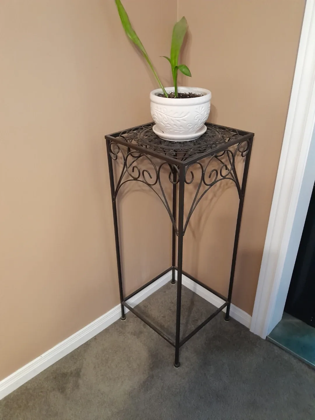 Metal Plant Stand