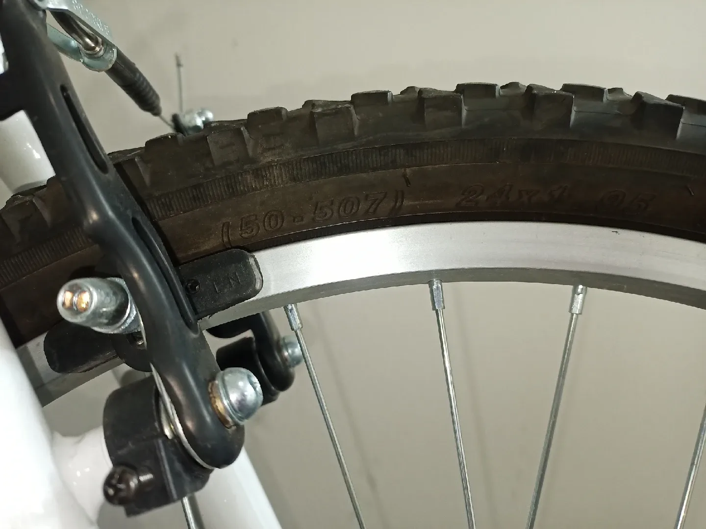 New~24" Supercycle 18 speed youth bike image indicator(8)