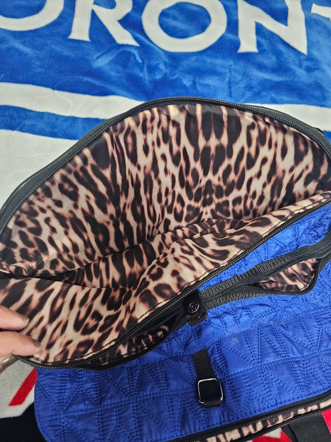 Nicole Miller New York Fitness - City Life Yoga Bag image indicator(5)