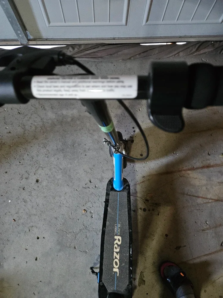 Razor Black Label E100 Electric Scooter image indicator(3)