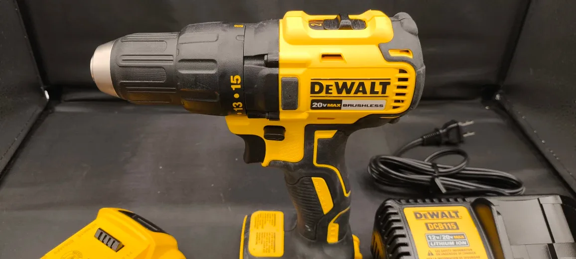 DeWalt DCD777 Cordless Drill Driver Kit image indicator(4)