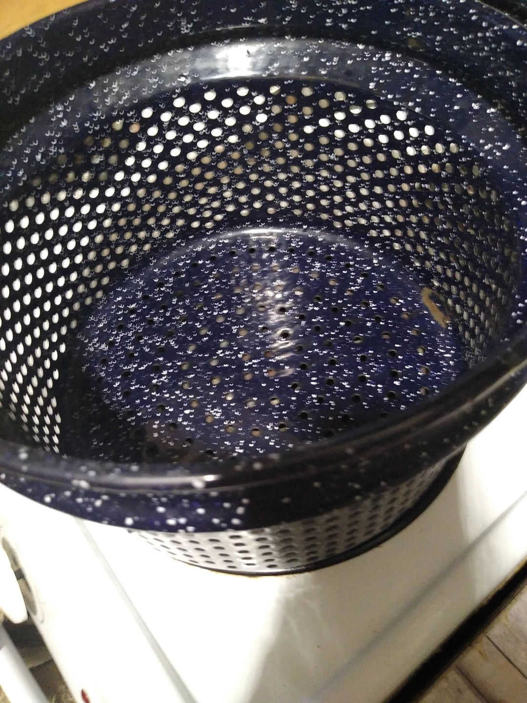 Vintage enamel strainer - photo 2