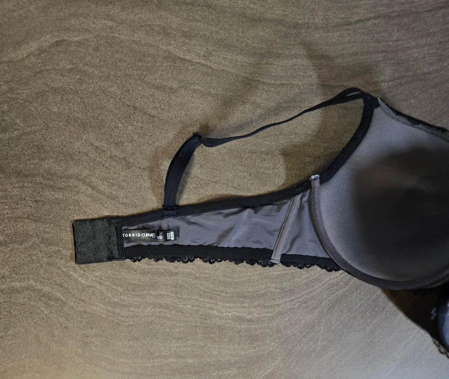 42D Torrid Curvy Black Lace Underwire Bra image indicator(5)