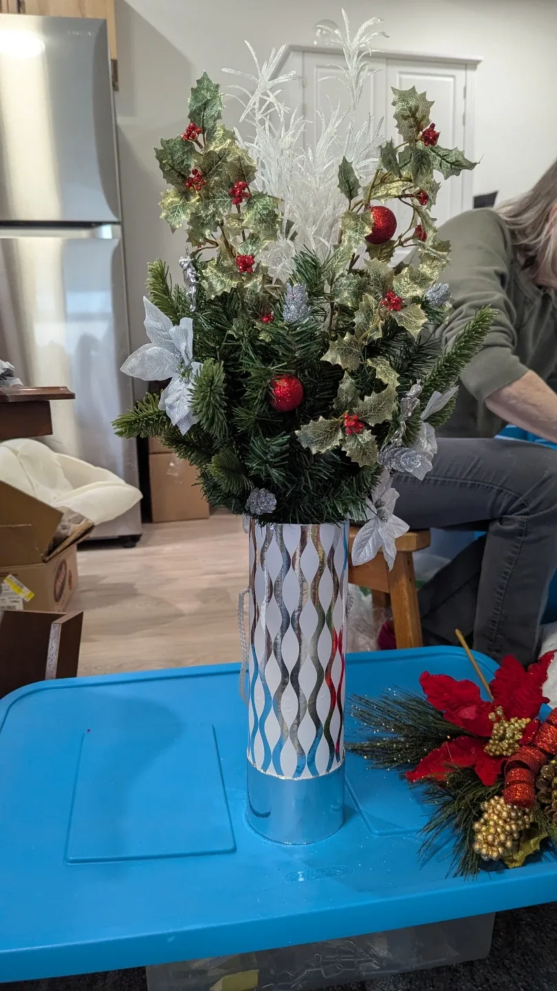 Christmas Floral Centrepieces image indicator(2)