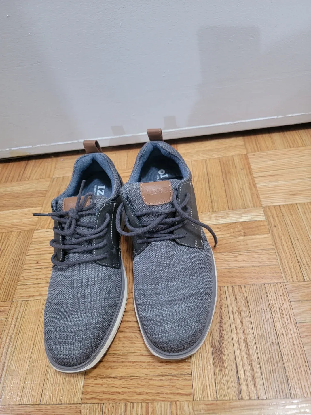 IZOD Memory Foam Shoes - Size 8