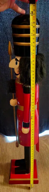 Nutcracker with Spear image indicator(5)