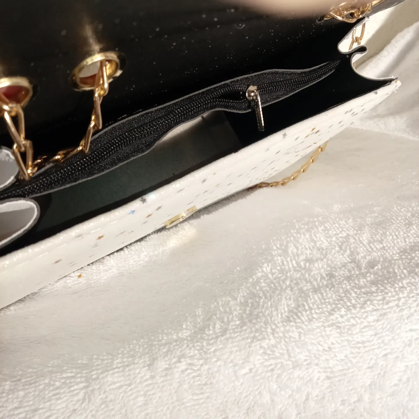 White & Gold Accent Chain Bag image indicator(2)