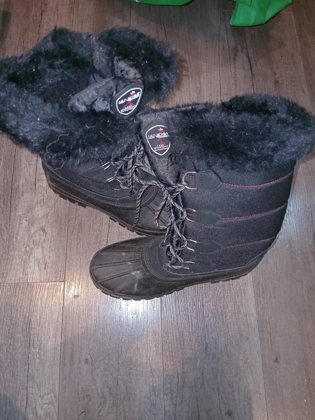 Laneige Black Winter Boots image indicator(2)