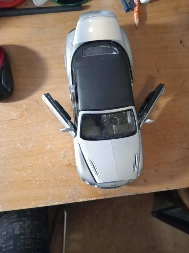 TOY BENTLEY CAR image indicator(8)