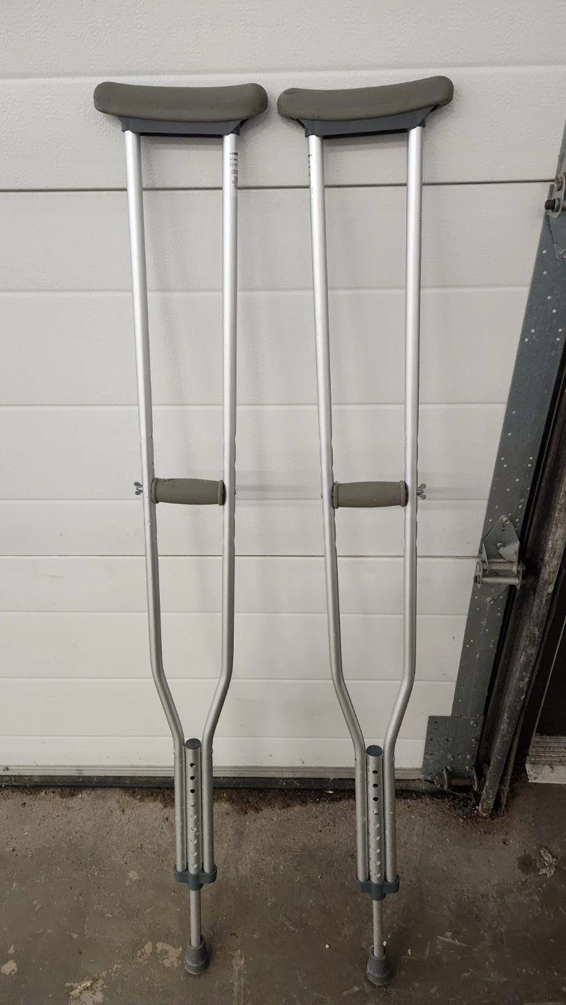 Guardian Crutches - Model MDSV80534