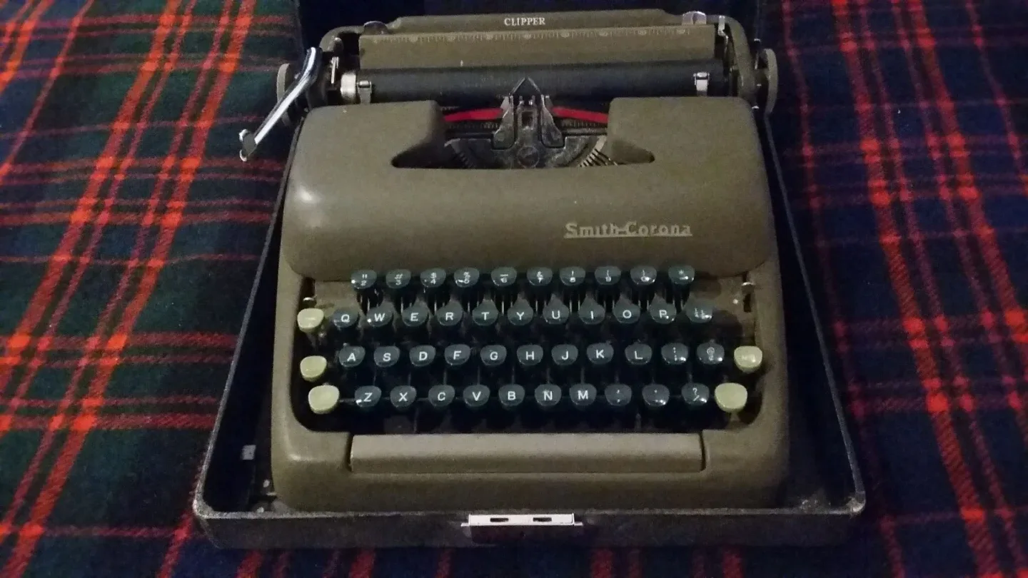 Smith-Corona Clipper Typewriter