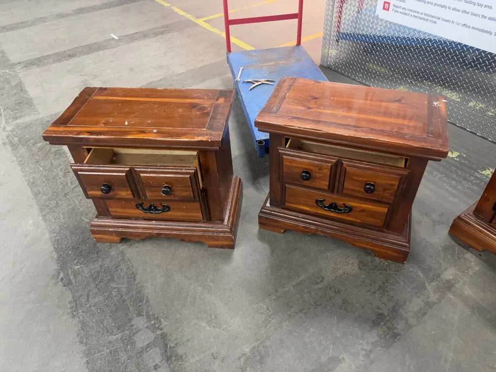 Vintage Brown Wood Bedroom Set - 4 Pieces image indicator(3)