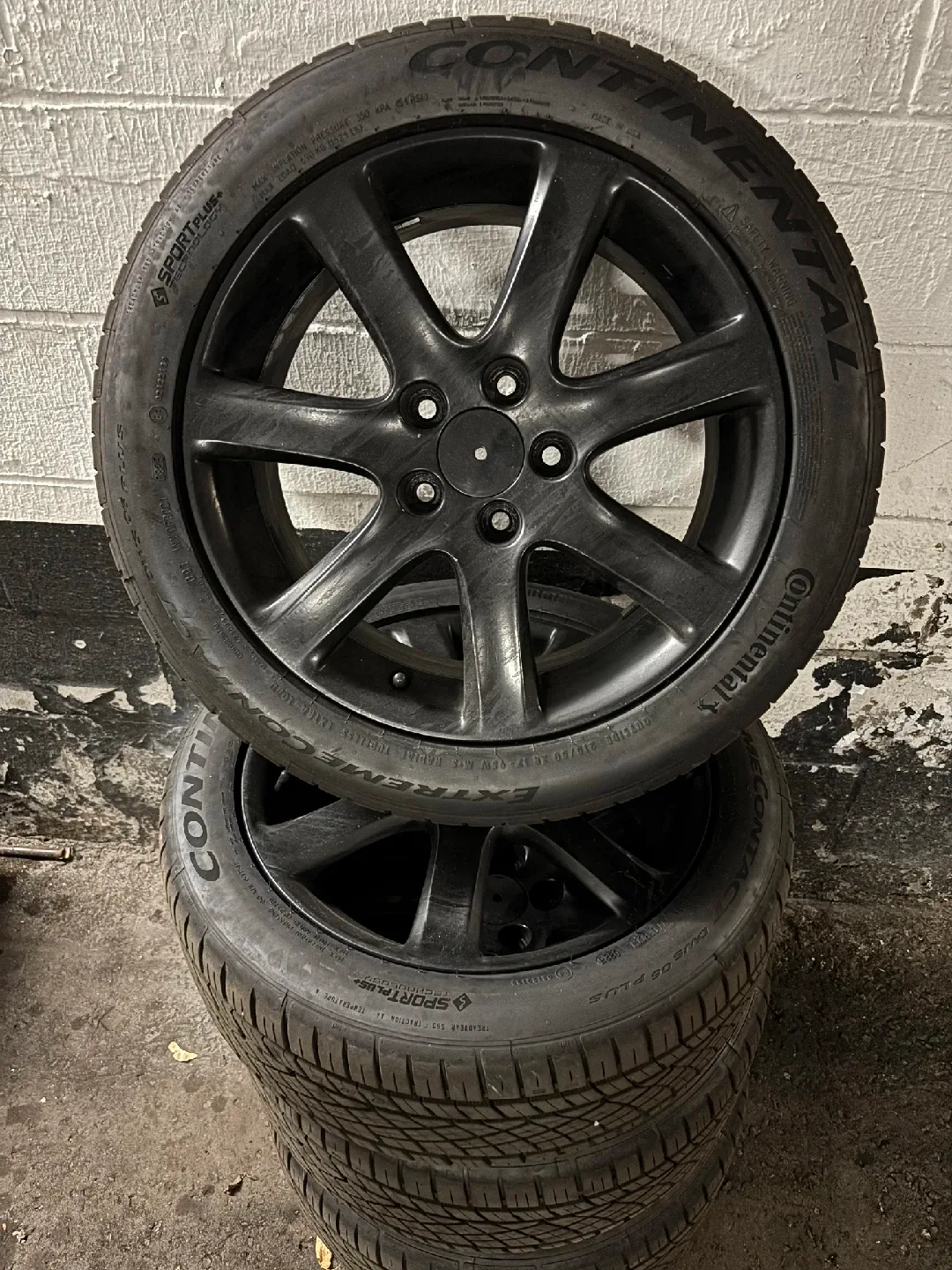 Continental Extreme Contact all season tires image indicator(3)