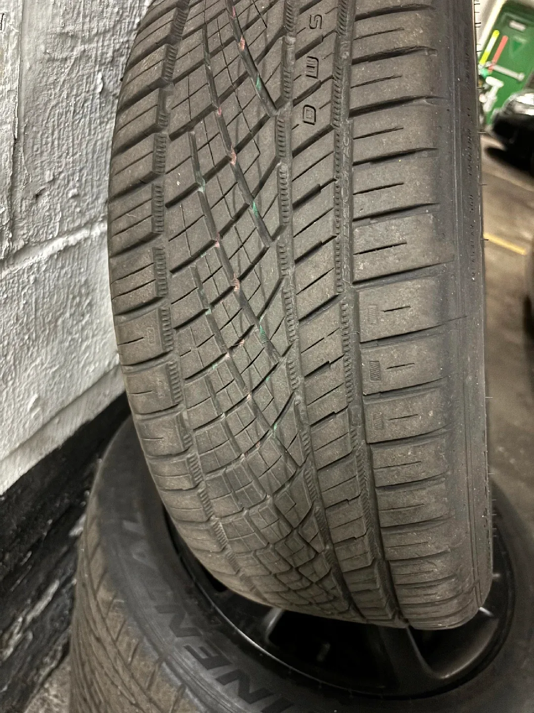 Continental Extreme Contact all season tires image indicator(4)