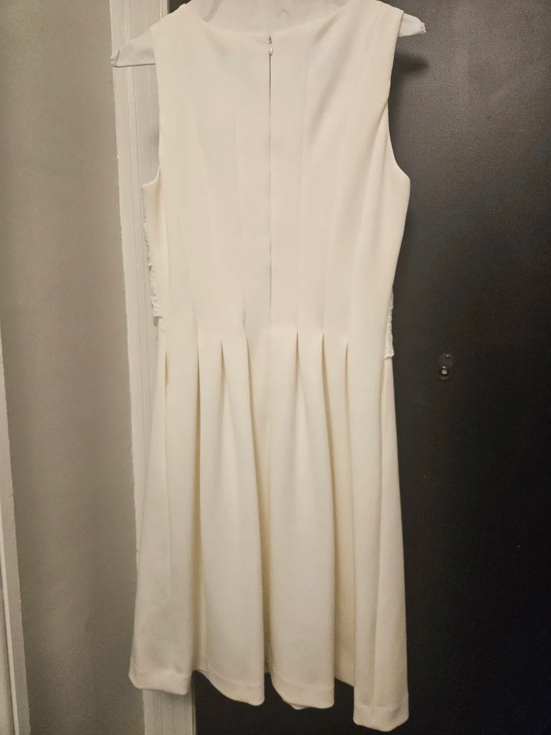 Ivanka Trump White Dress image indicator(3)