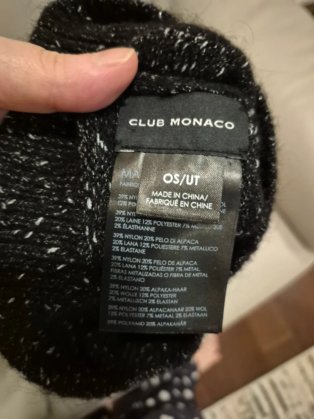 Club Monaco Black Beanie image indicator(2)