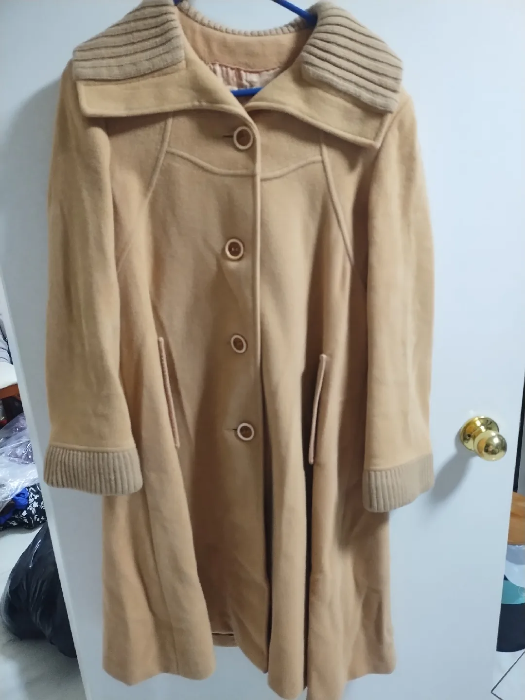 Gabardina woman image indicator(2)