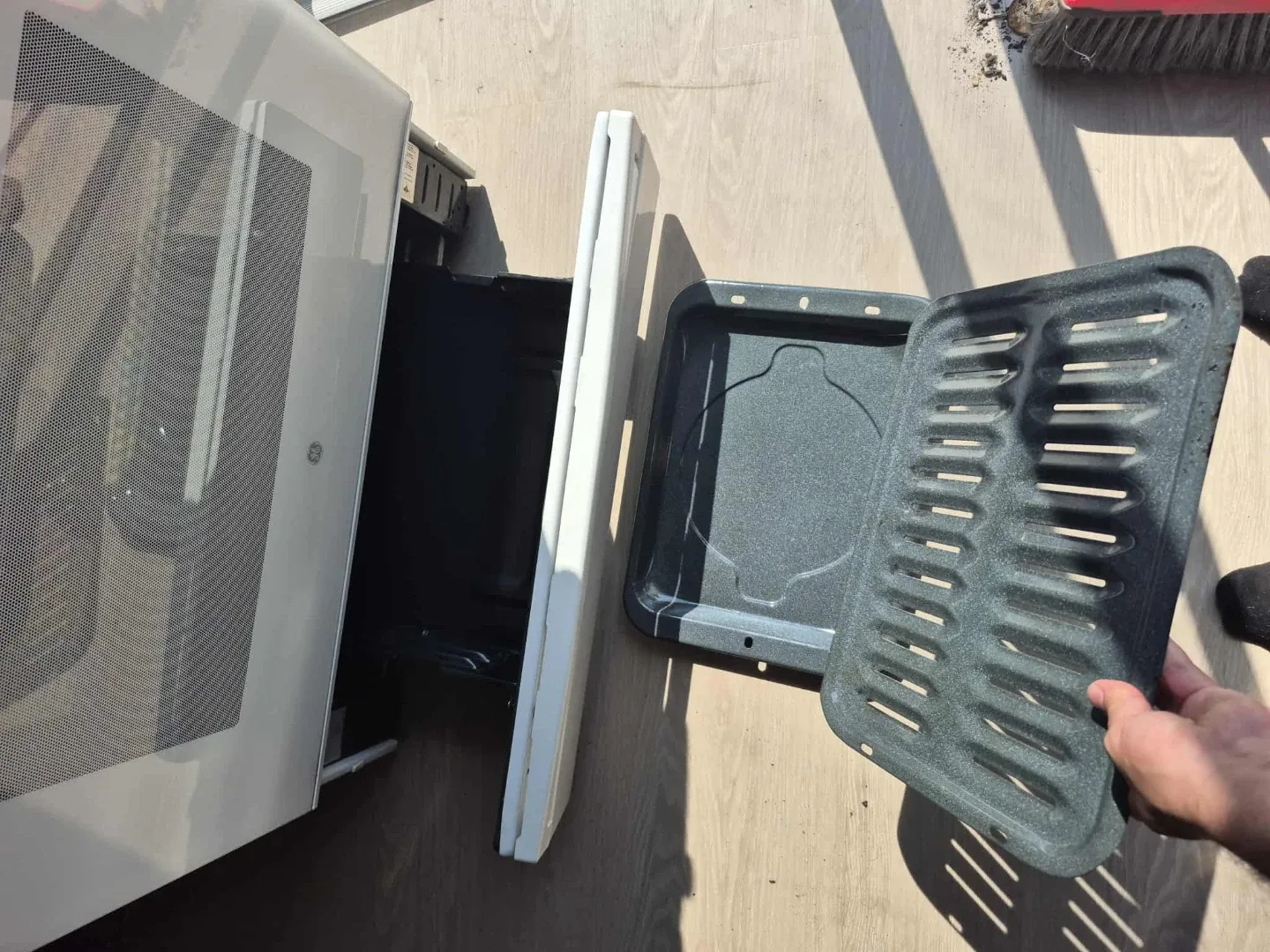 Used White Gas Range Stove - Cleaned Like New! image indicator(8)