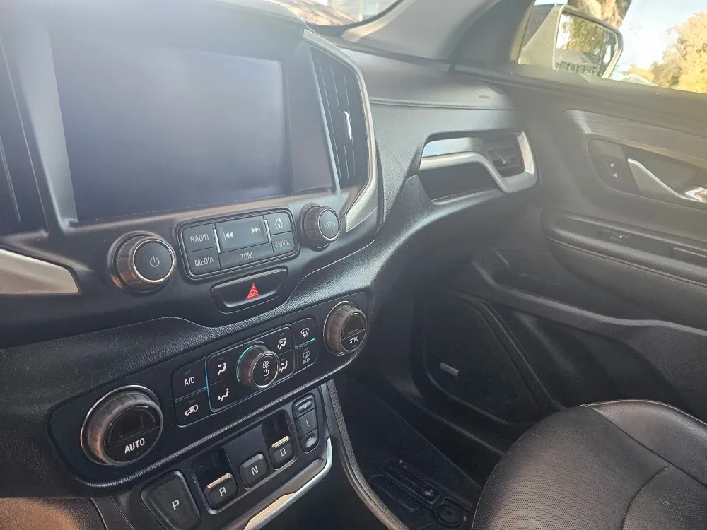 2018 GMC Terrain SLT image indicator(3)