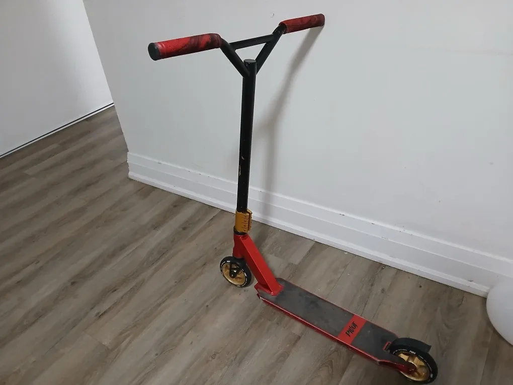 Prodigy Red & Black Scooter