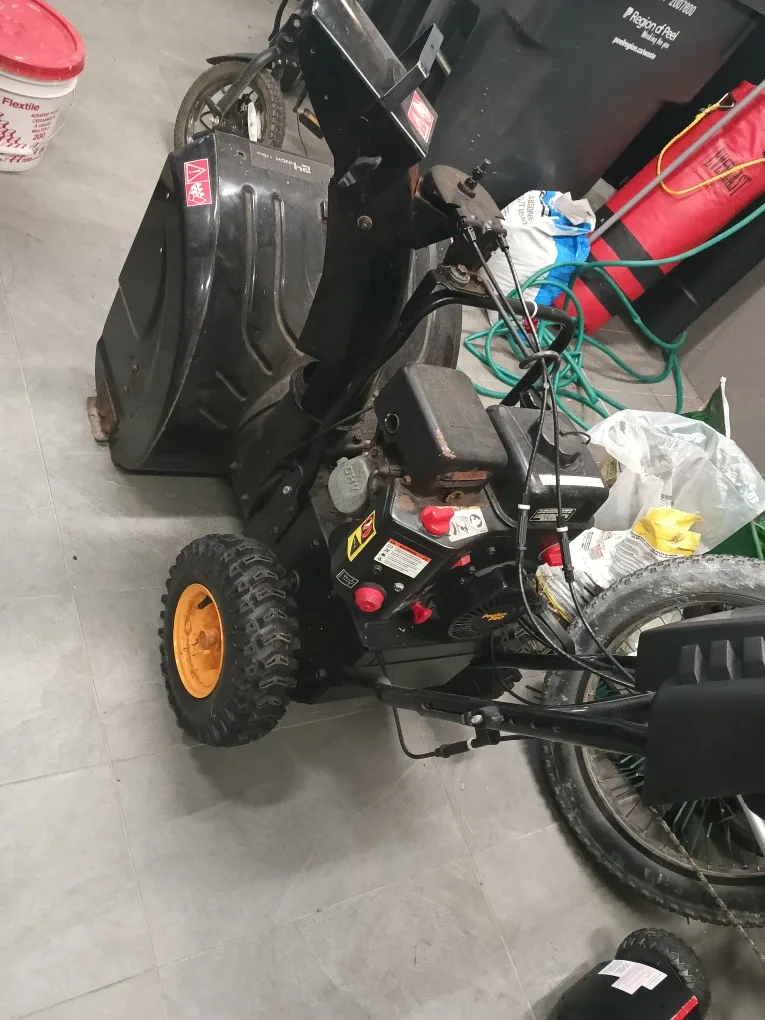 Poulan Pro 24 Inch Snowblower image indicator(3)