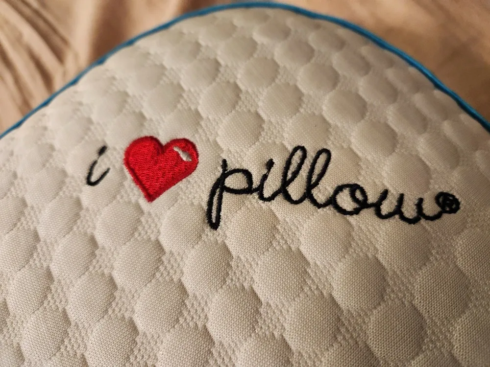 I ❤️ Pillows Bed Pillow